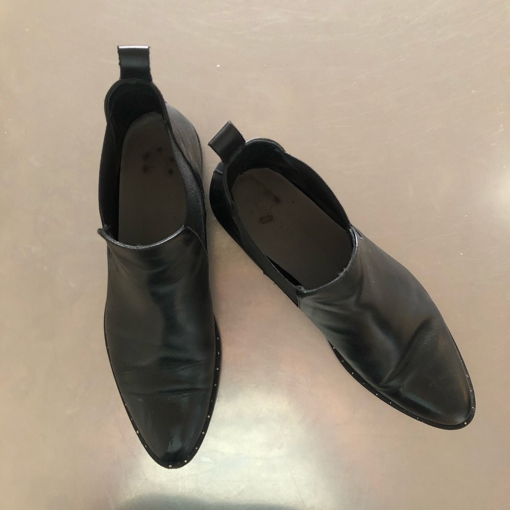 Freda Salvador Sleek Chelsea Boot with studs